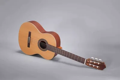 Altamira Basico klasična gitara 4/4 natur – položena gitara