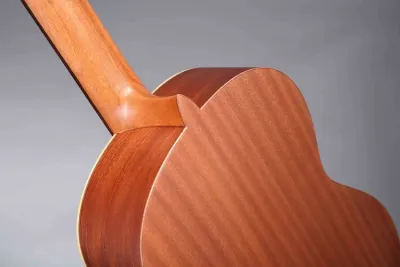 Altamira Basico klasična gitara 4/4 natur – zadnja strana i peta vrata izbliza